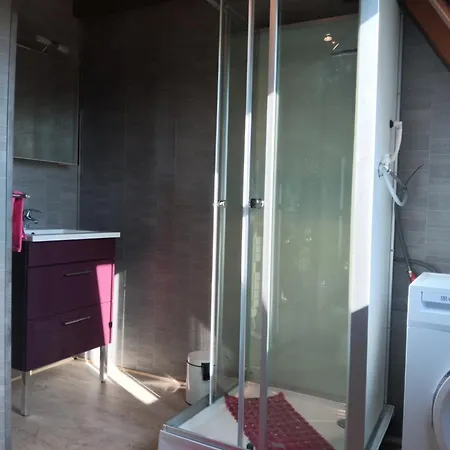Les Papillons Apartment *